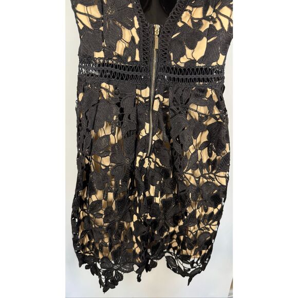 Romeo & Juliet BLACK/NUDE Floral Eyelet Lace Illusion A-line Mini Dress, size me - Picture 8 of 13